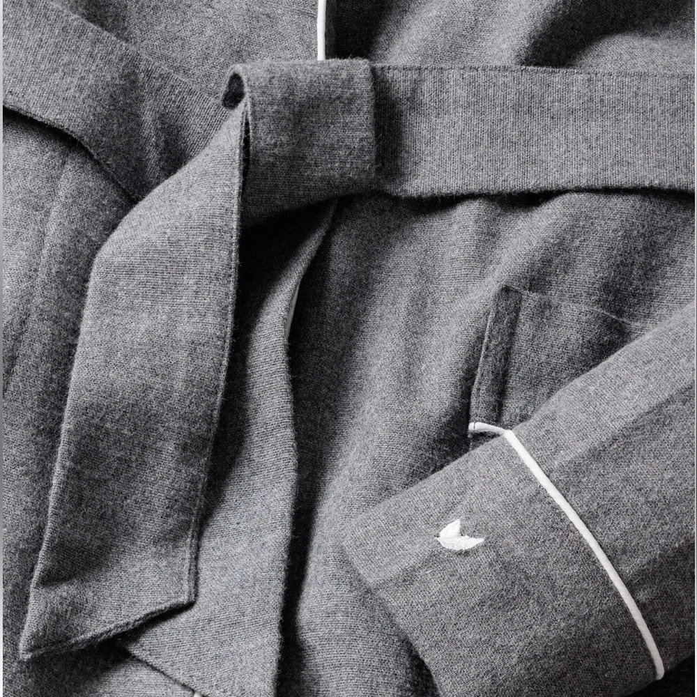 Petite Plume Men's Flannel Robe in Grey Size XL Used Once Preowned Stylish W/Box - Picture 2 of 7